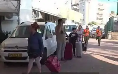 بدء إخلاء سكان غلاف غزة من