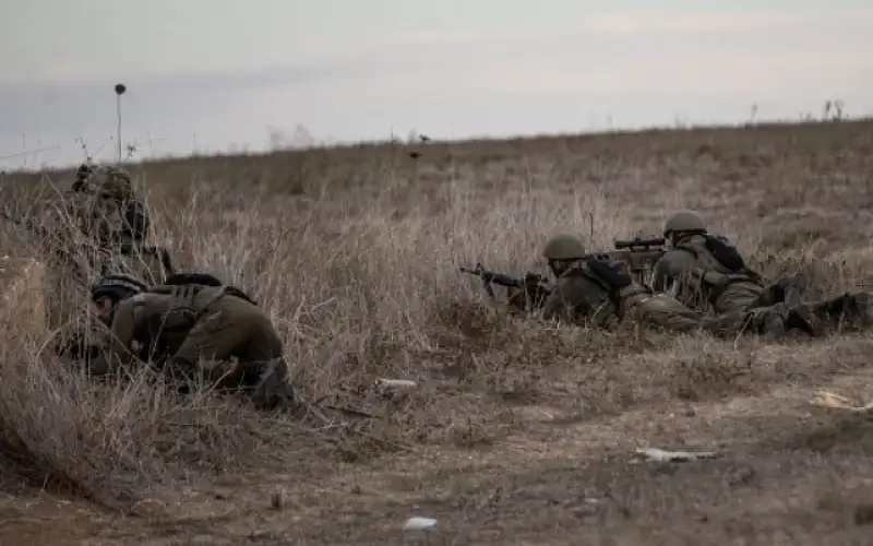 إذاعة جيش الاحتلال: قواتنا قتلت إسرائيليا