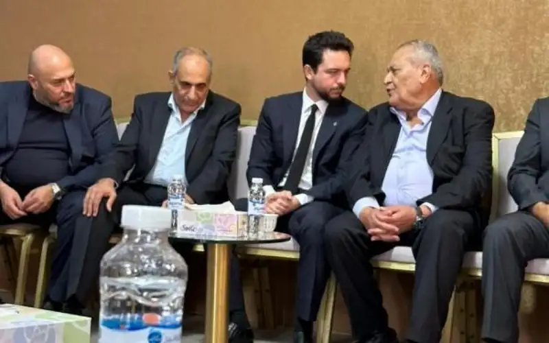 ولي العهد يعزي بوفاة البخيت