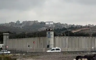 إطلاق نار يستهدف سجن ومعسكر عوفر