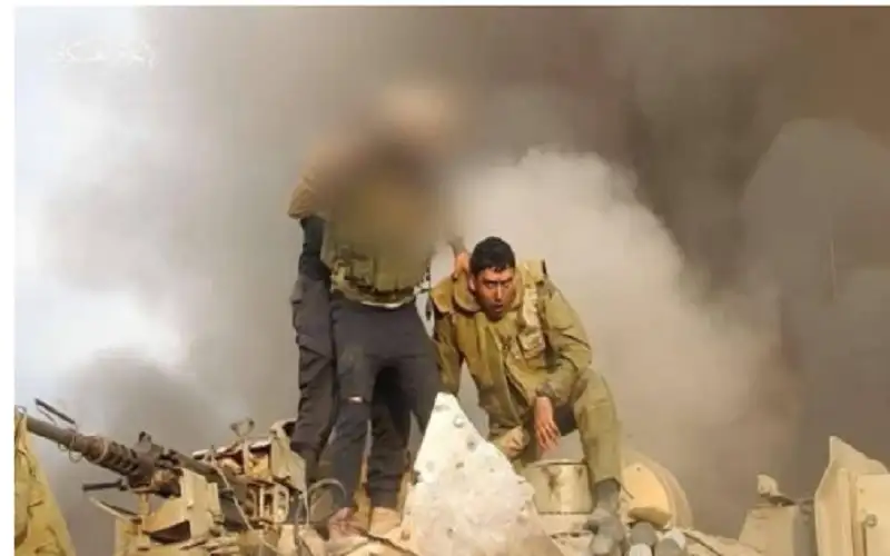 إعلام عبري: 150 - 200 أسير