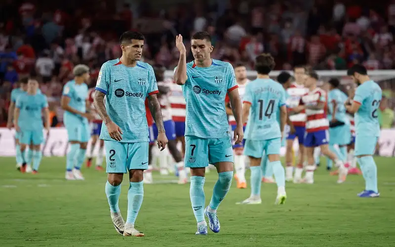 برشلونة يقتنص التعادل بصعوبة من غرناطة