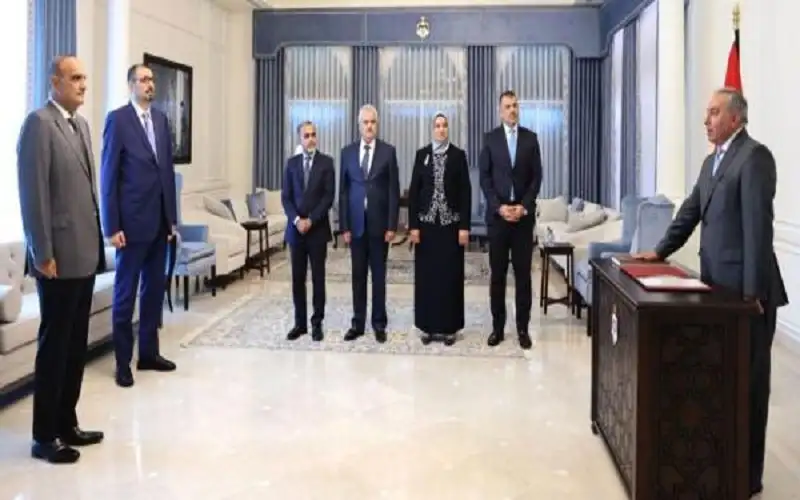 رئيس وأعضاء مجلس مفوضي البترا يؤدون
