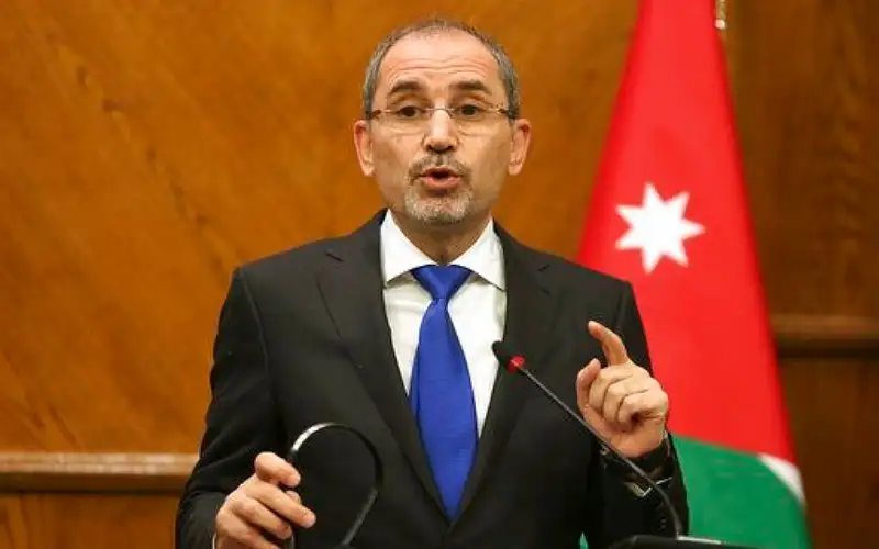 الصفدي: استمرار التصعيد سيؤجج الصراع