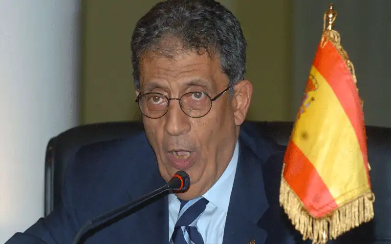 عمرو موسى يعلق على العلاقة بما