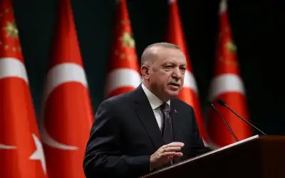 أردوغان يدخل على خط الحرب ويحذر
