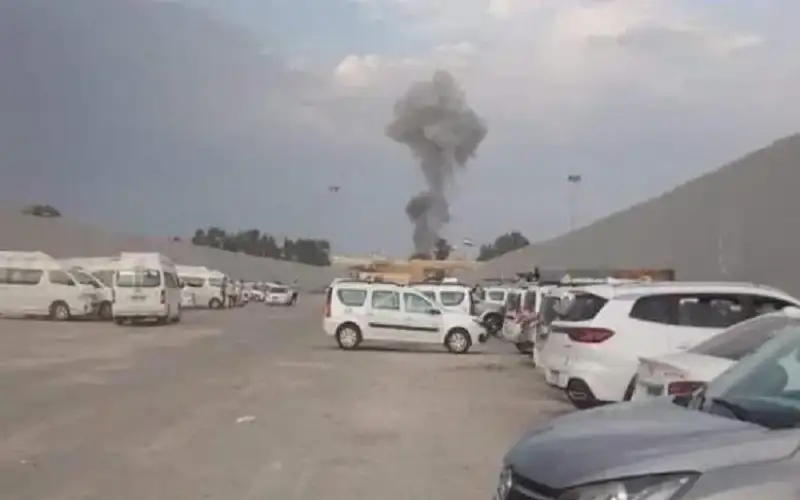 طائرات الاحتلال تقصف معبر رفح بين