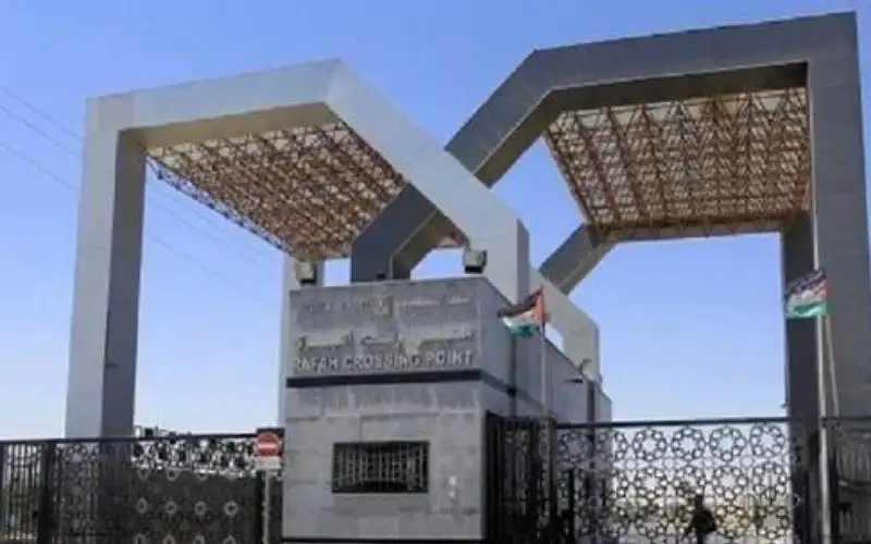 بعد قصف إسرائيلي.. مصر تقرر إغلاق