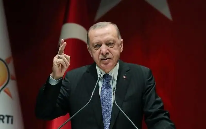 أردوغان ينتقد إرسال أميركا حاملة طائرات