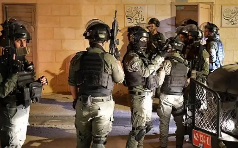 الاحتلال يمدد اعتقال شاب من عرب