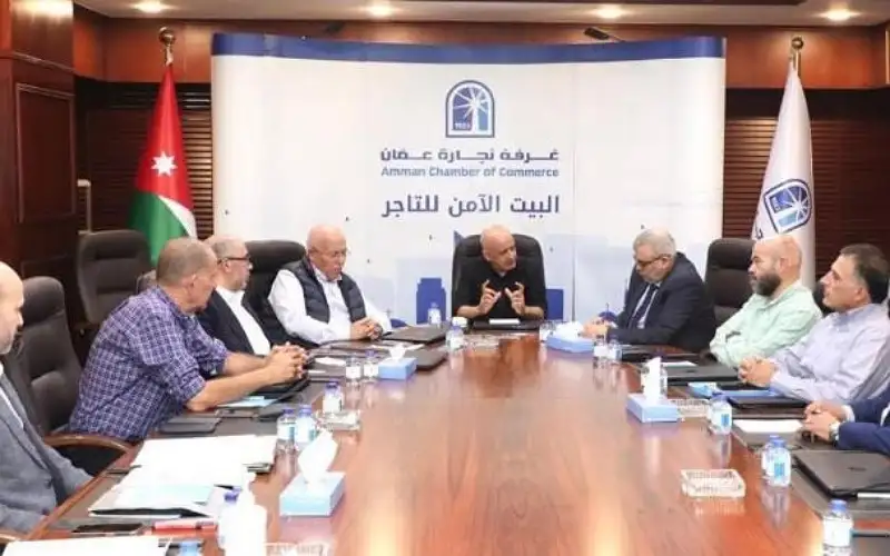 تجارة عمان تقدم 200 الف دينار