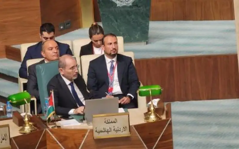 الصفدي للعرب: نحذر من انعكاسات تفجر