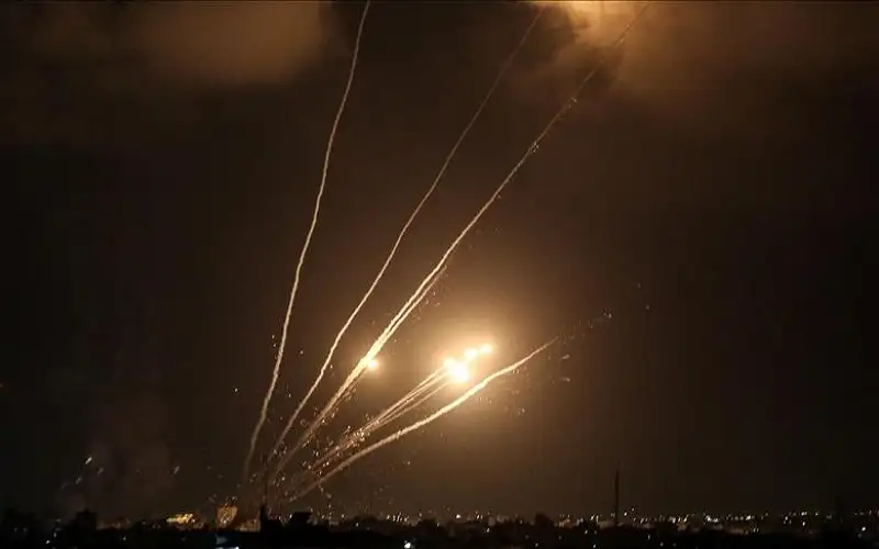 رشقات صاروخية من غزة تجاه الأراضي