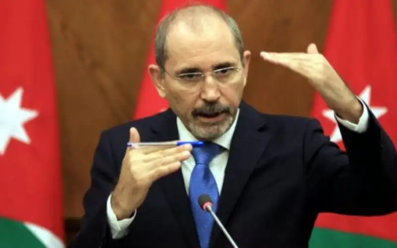 الصفدي: حرمان الفلسطينيين من متطلبات الحياة