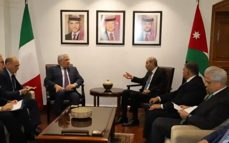 الصفدي لنظيره الإيطالي: ضرورة إيصال المساعدات