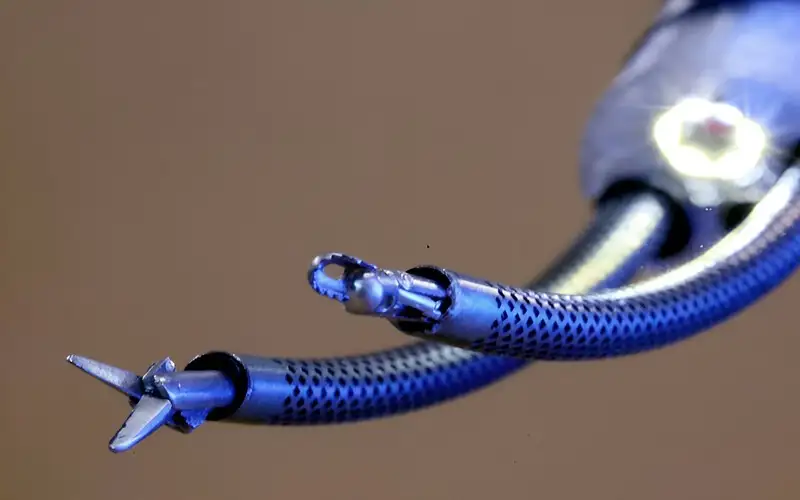 ابتكار روبوت جراحي عصبي يمكنه استئصال