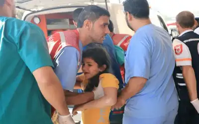 قصف إسرائيلي يتسبب بخروج مستشفيين عن