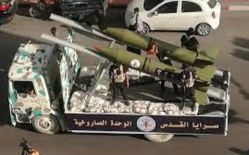 سرايا القـدس توجه ضربة صاروخية على