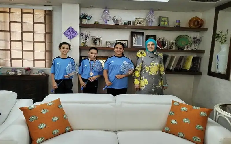 طالبة مدارس النظم الحديثة لورا الخطيب