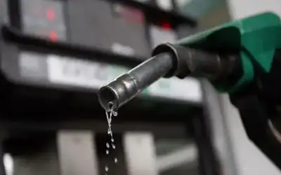 الحكومة: ارتفاع سعر البنزين وانخفاض الكاز