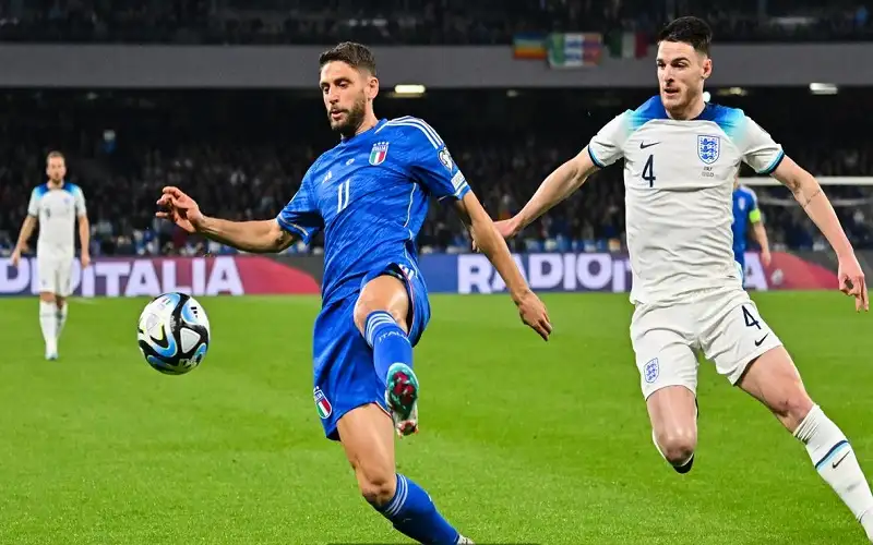 إنجلترا تبحث عن بطاقة التأهل ليورو