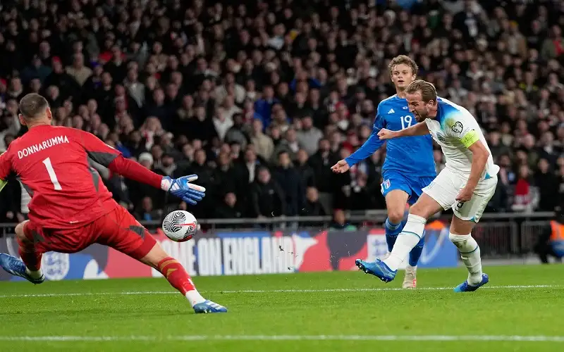 المنتخب الإنجليزي يفوز على نظيره الإيطالي