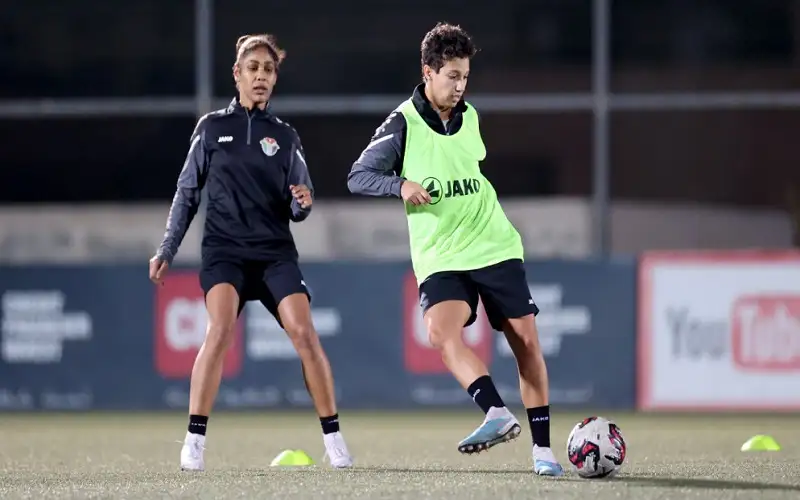 منتخب هونغ كونغ للسيدات يعتذر عن