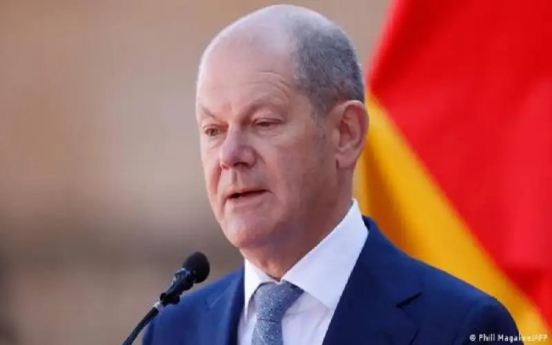 المستشار الألماني يدعو لتحقيق شامل في