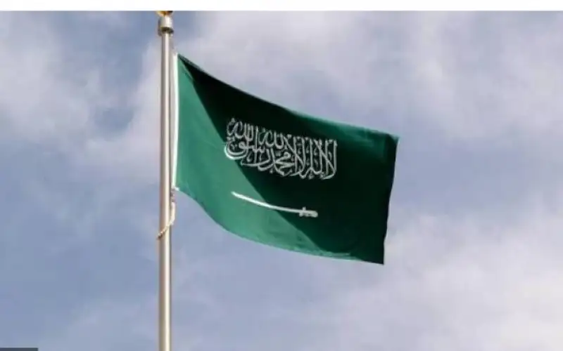 السعودية تدعو مواطنيها لمغادرة لبنان