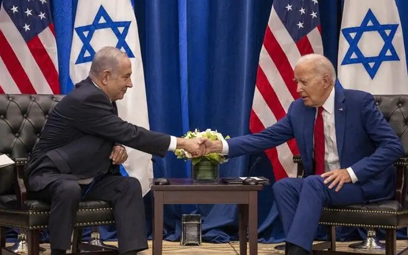 ماذا دار بين بايدن ومجلس وزراء