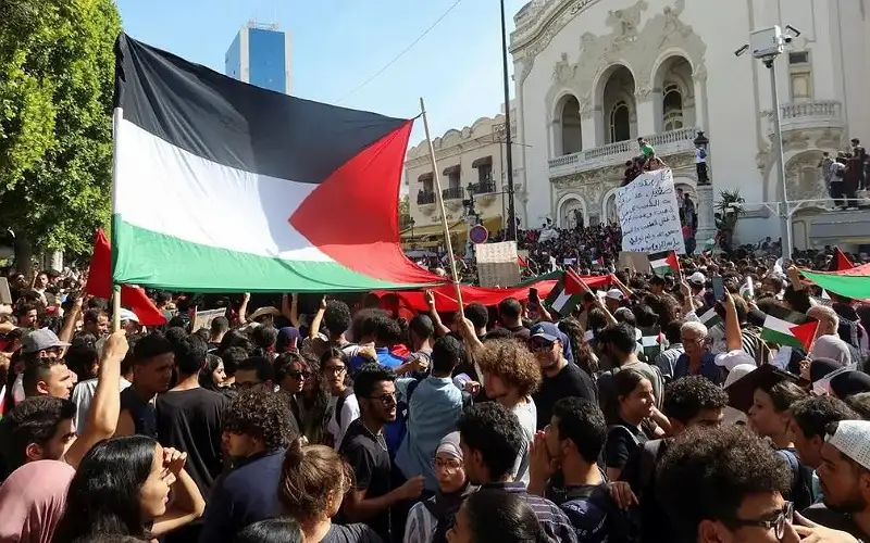 إسرائيل تخلي سفارتيها بمصر والمغرب