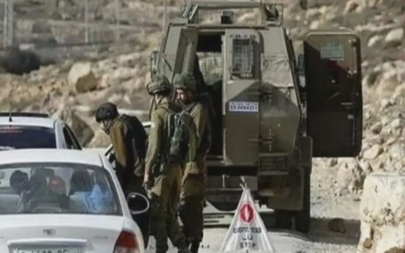 الاحتلال يعتقل طفلا في جنين