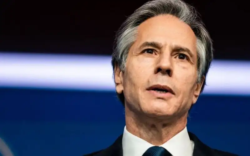 بلينكن: يجب إطلاق سراح الأسرى دون