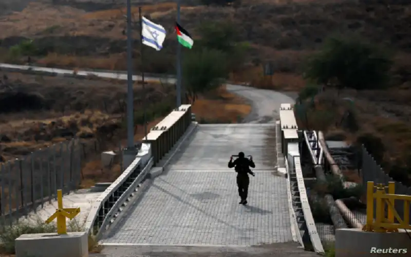 إسرائيل تدعو رعاياها لمغادرة الأردن ومصر