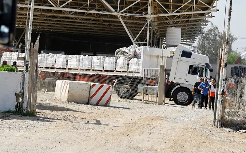 17 شاحنة .. دفعة مساعدات ثانية