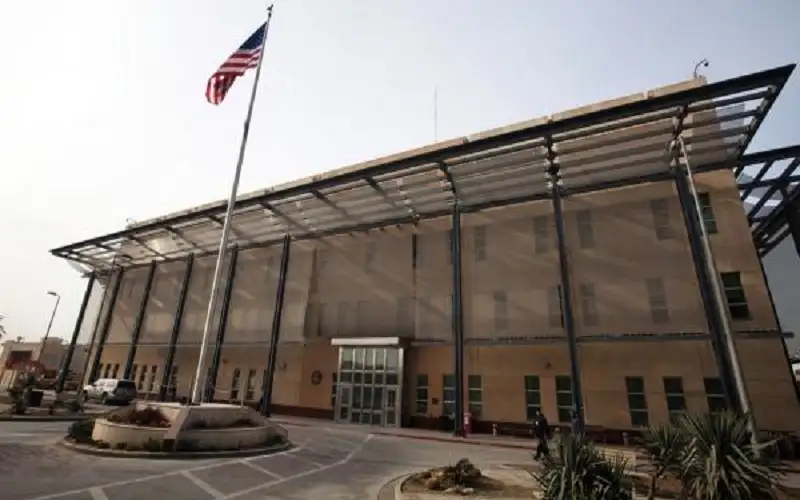 أميركا تجلي عددا من دبلوماسييها في