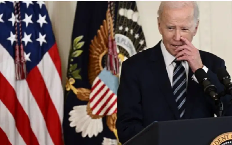 بايدن يقول إن إمدادات المساعدات الى