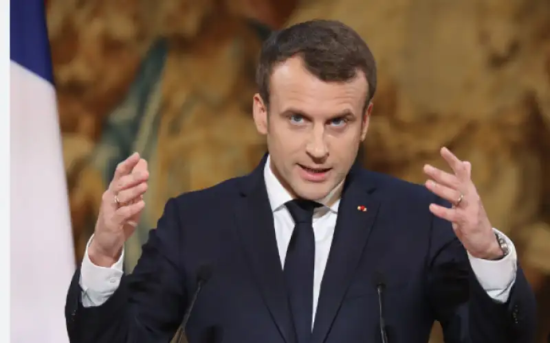 الرئيس الفرنسي يصل إلى عمان