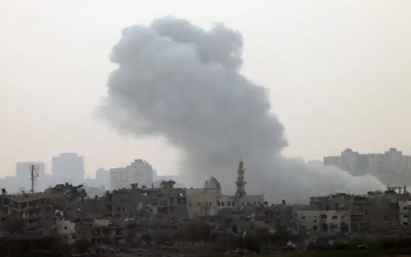 قرابة 400 شهيد فلسطيني بينهم أطفال