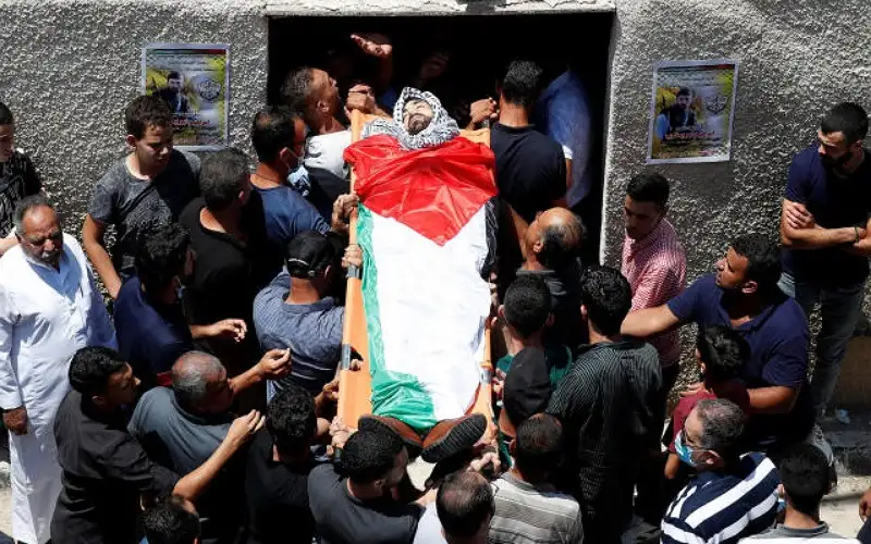 100 شهيد بالضفة منذ بدء العدوان