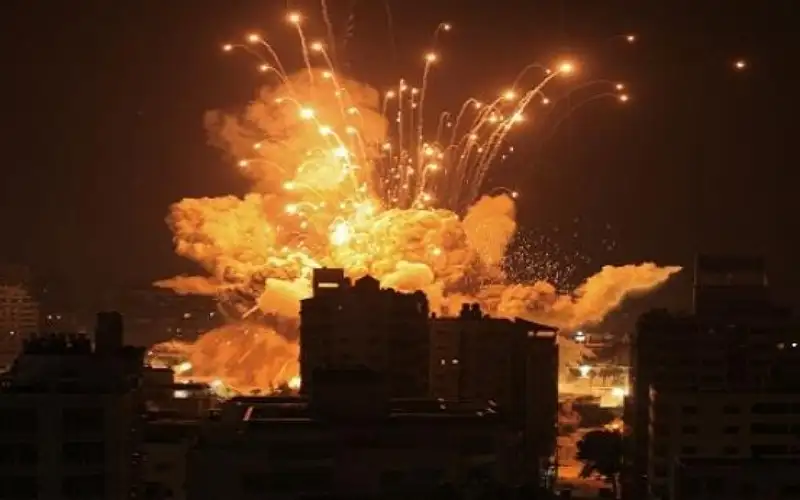 80 شهيدا على الأقل في قصف