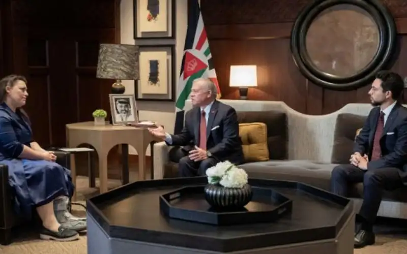 الملك يحذر من أن الأوضاع في