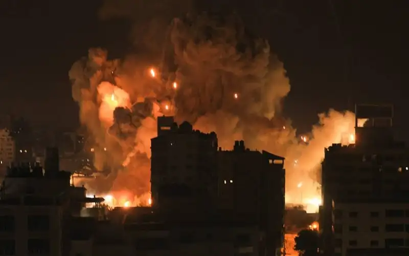 قصف إسرائيلي شديد بمحيط مجمع الشفاء