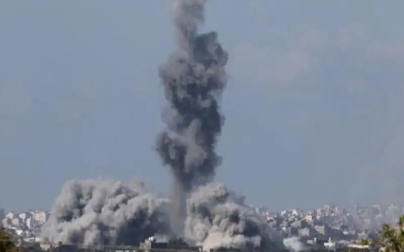 الاحتلال يقصف محيط مستشفى الكلى شمال