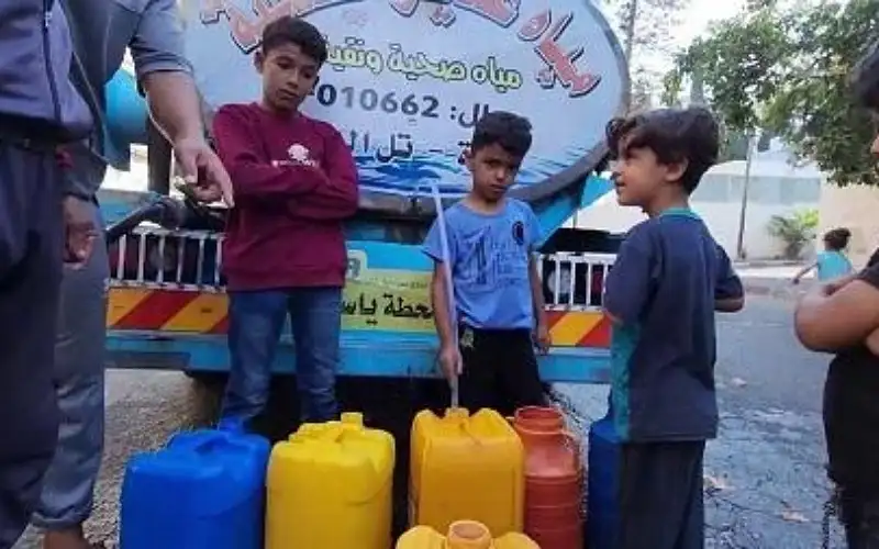 أهالي غزة يشربون ماء ملوثا