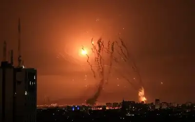 صواريخ باتجاه تل أبيب أثناء مؤتمر