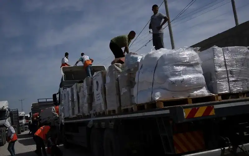 الاحتلال: سنسمح بإدخال مساعدات لغزة
