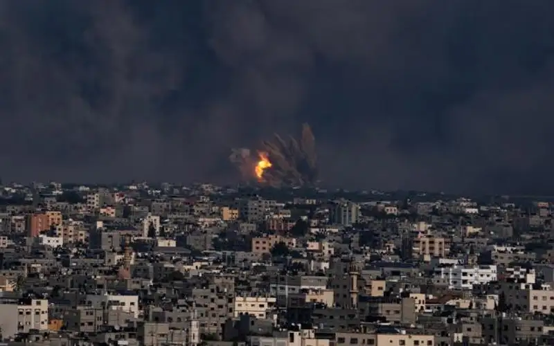 الاحتلال يواصل عدوانه على غزة لليوم