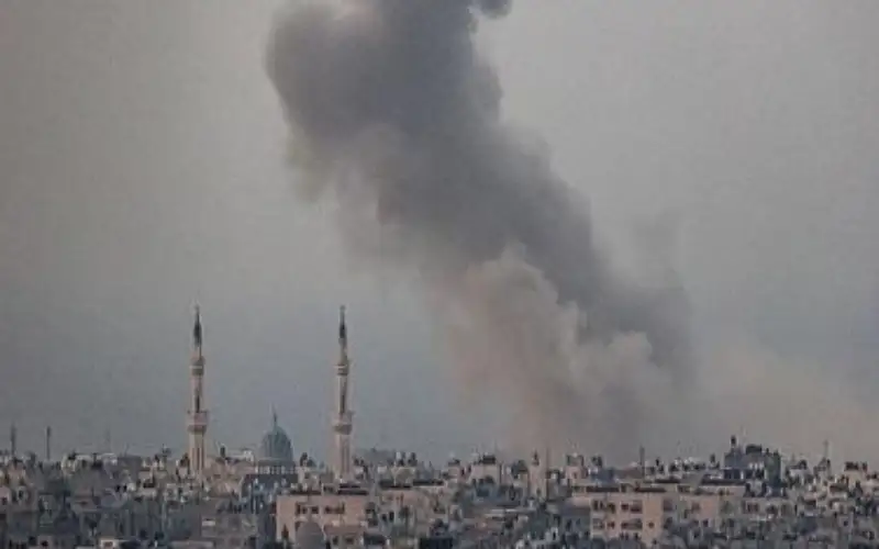 طائرات الاحتلال تستهدف محيط مستشفى غزة