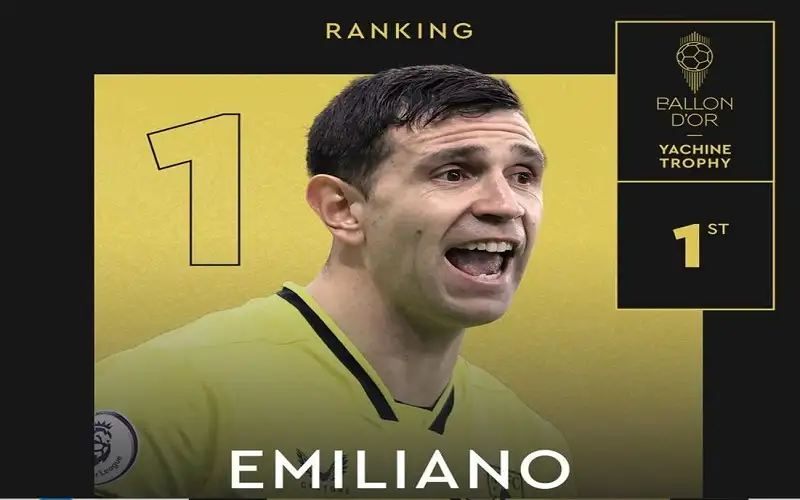 الأرجنتيني مارتينيز يفوز بجائزة فرانس فوتبول